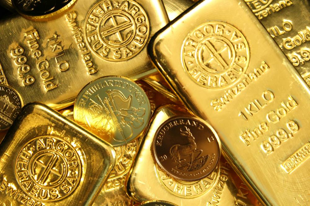 Koin emas bertumpuk sebagai ilustrasi bonus selamat datang